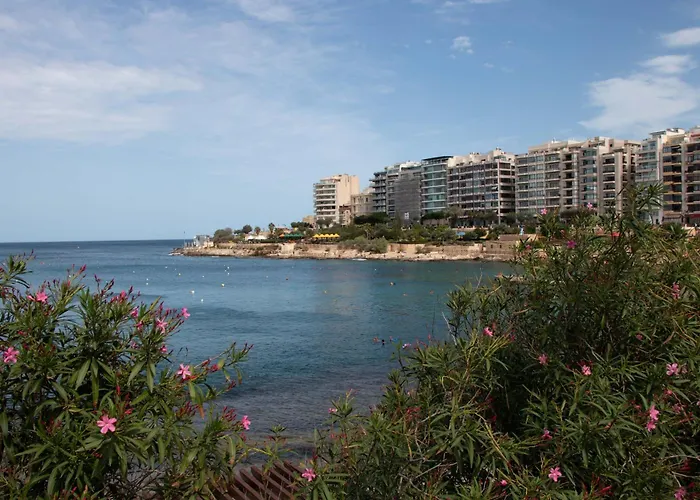 Lovely 1br In Sliema's Prime Location By 360 Estates 아파트 *